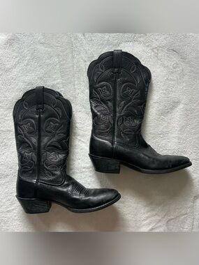Ariat Women’s Heritage R-Toe Western Boots – Black – Size 7